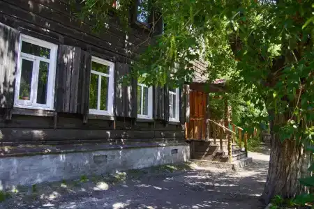 Изба - 10