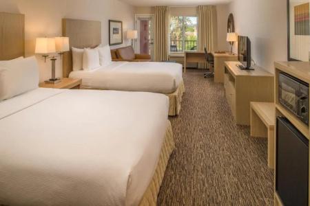 DoubleTree by Hilton - 59