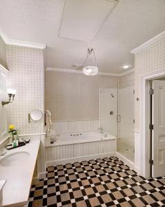 Wentworth Mansion - 43