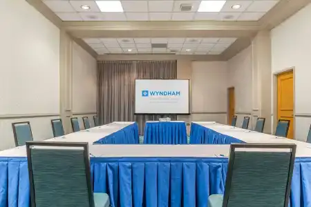 Wyndham Garden Lake Buena Vista Disney Springs® Resort Area - 13