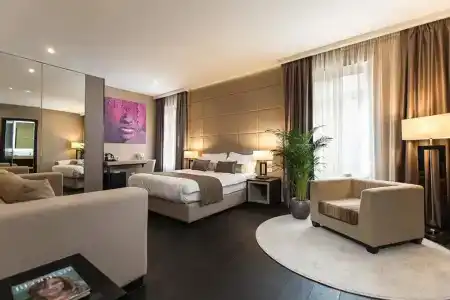 Dominic Smart & Luxury Suites - Republic Square - 59