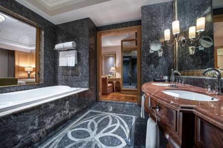 The Ritz-Carlton Jakarta, Mega Kuningan - 21