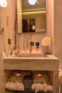 Consolato Boutique - 36