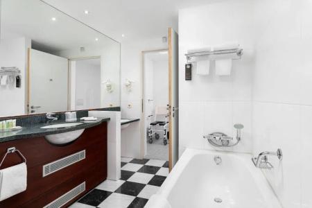 Courtyard by Marriott Amsterdam Airport - 41