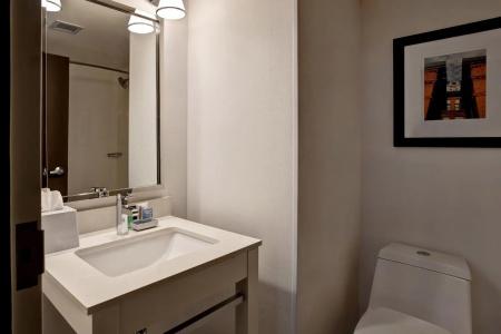 Four Points by Sheraton - 76