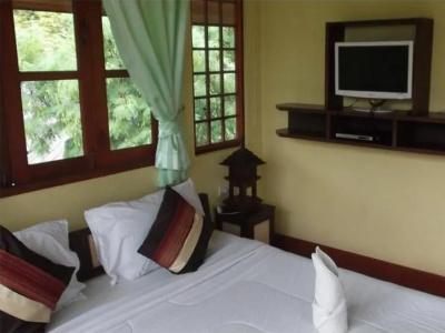 Hut Sun Bungalows - 18