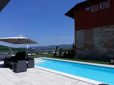 Red Wine Camere - 15