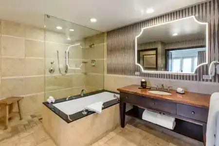 Omni & Spa at Montelucia - 8