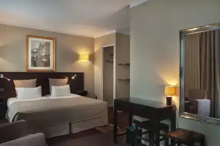 Hôtel de Sèvres - 11