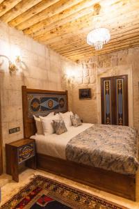 Solo Cave Suites - 29