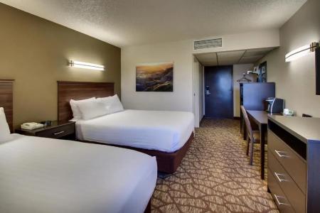 EverSpring Inn & Suites - 44