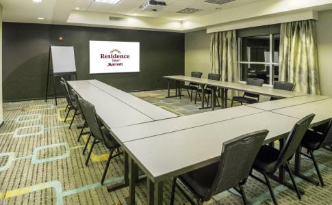 Residence Inn by Marriott - 8
