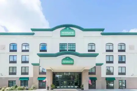 Wingate by Wyndham - 3
