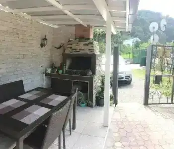Deluxe Guest House - 4