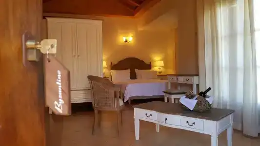 Liotrivi Historical Mansion and Boutique - 6