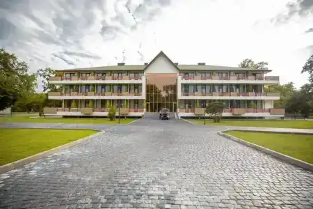 River Inn Resort And Spa - 24