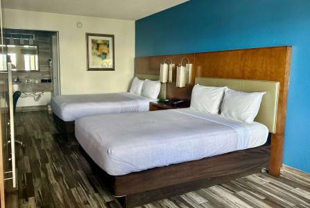 Quality Inn & Suites Downtown - 9