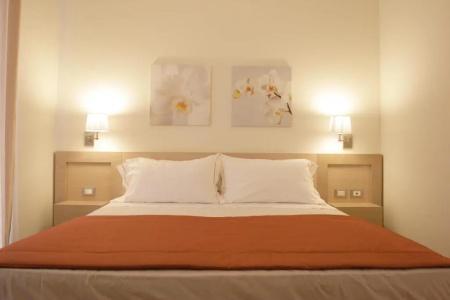 Le Rose Suite - 172