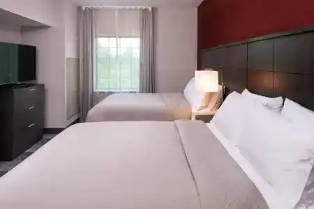 Staybridge Suites - - 62