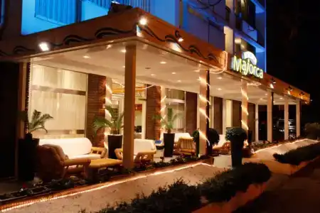 Majorca con Ristorante in Centro a Riccione - 17