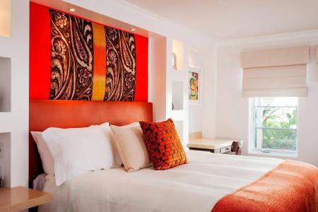 Triada, Autograph Collection - 41