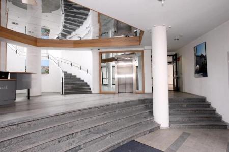 Center - 13