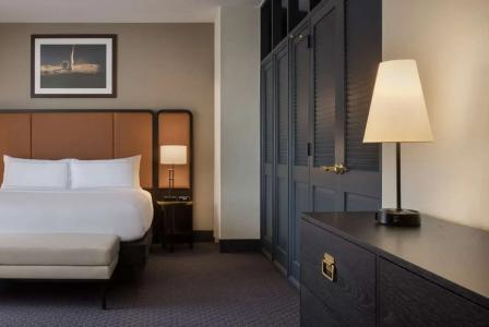DoubleTree Suites by Hilton - 71