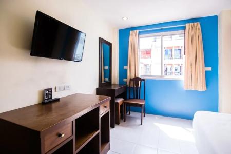 18 Coins Cafe & Hostel - 51