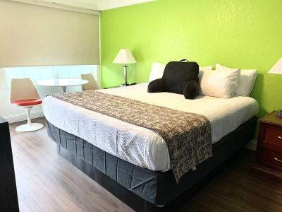 Signature Inn - 8
