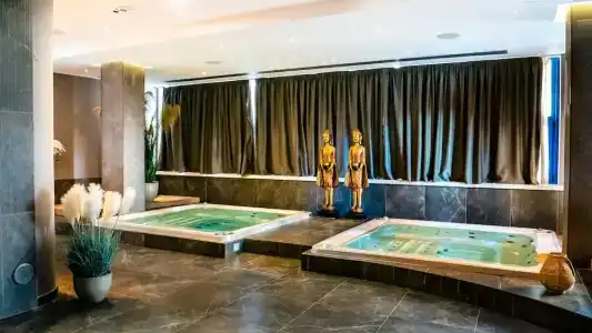 Up Wellness & Spa - 43