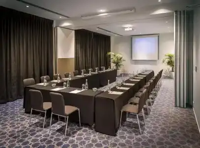 Hilton - 18