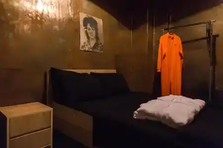Alcatraz Jail-Hostel - 14