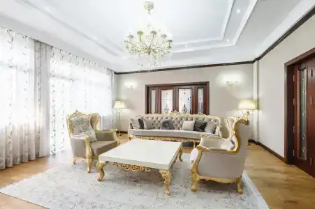Royal Residence - 205