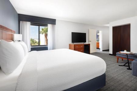 Courtyard Las Vegas South - 3