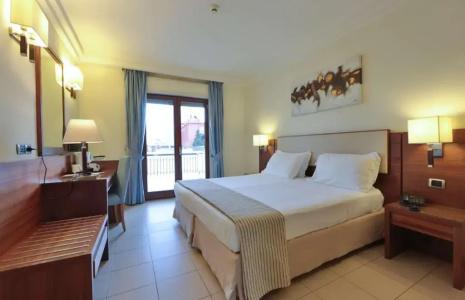 Suites & Residence - 65