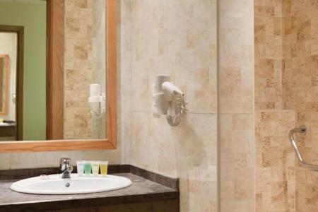 Ramada Resort Dead Sea - 25