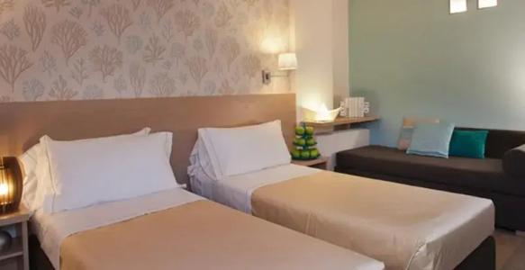Le Rose Suite - 85