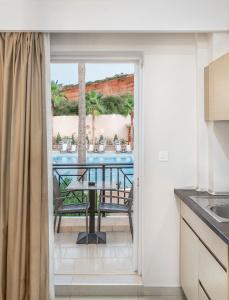 Sea View & Apartment - 37
