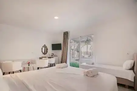 Bamboo Suites Boutique - 156