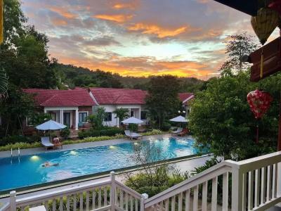 Rainforest Resort - 11