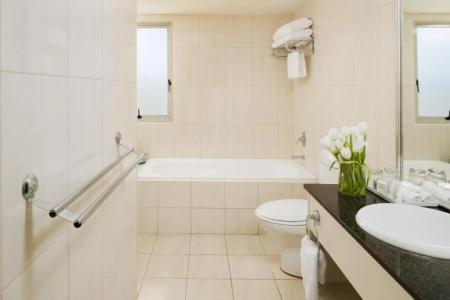 Rydges - 183