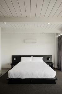 Hollywood Hills - 41