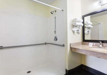 Heritage Inn - 8