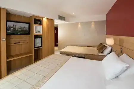 Best Western Plus Le Lavarin - 57