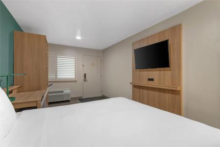 Best Western Plus Clocktower Inn - 40