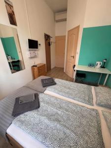 Omega Guesthouse Budapest - 44