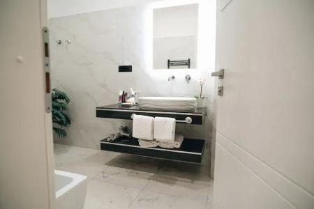 Escape Luxury Suite - 38