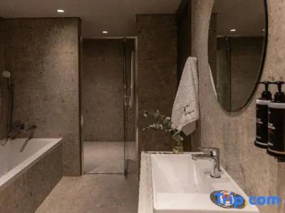 Crown Resorts Horizon - 50