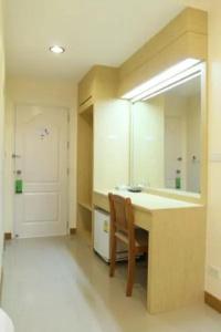 U Inn - 12