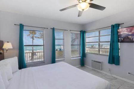 Hollywood Beachs - 95